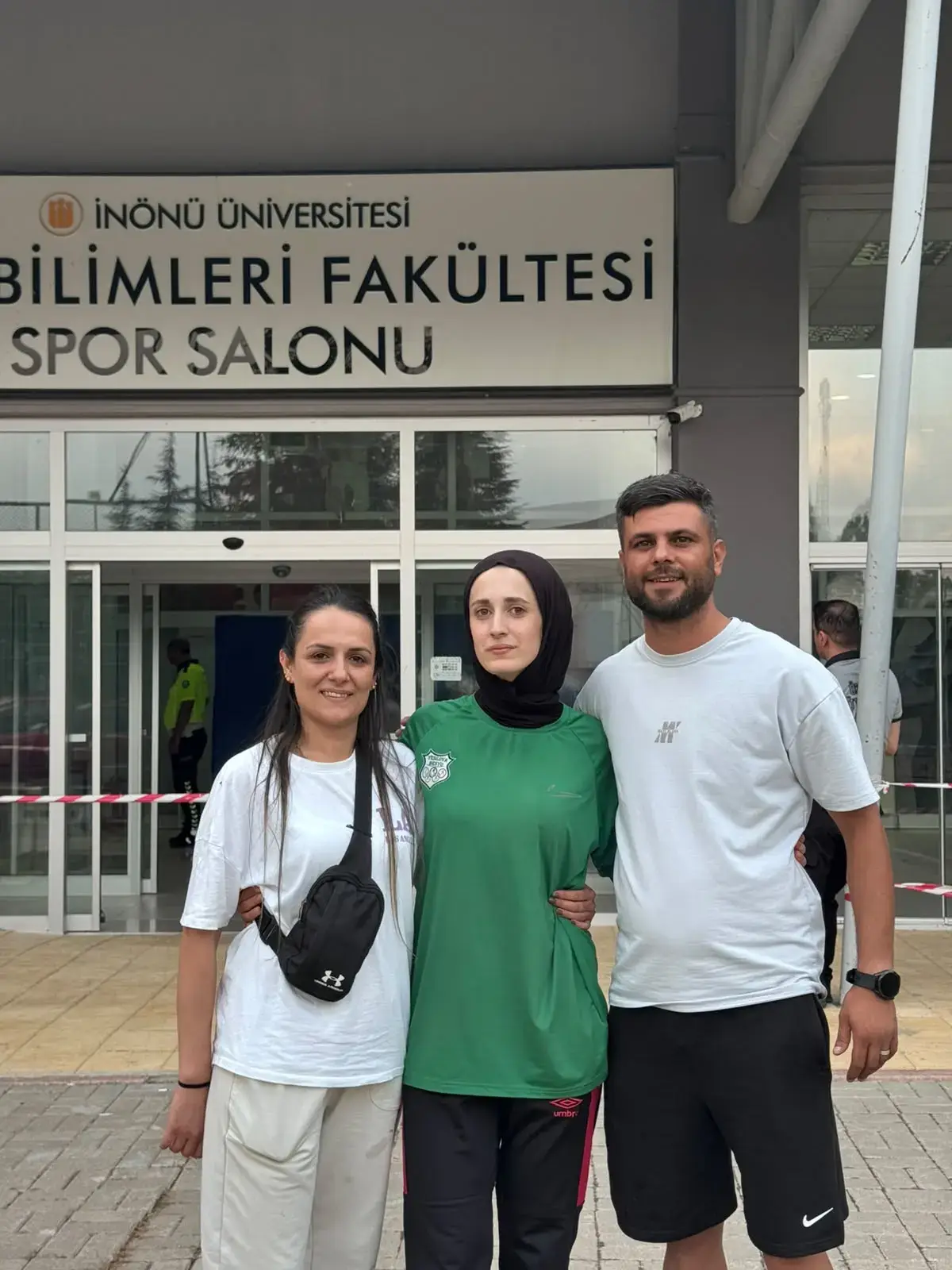 Yeşilova Spor Akademisi öğrencisi ve eğitmen kadrosu